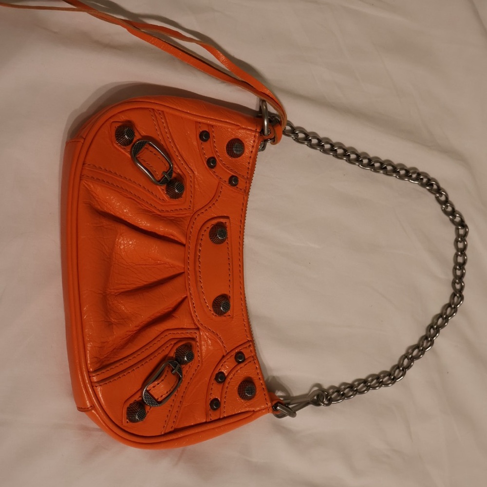 WOMEN'S LE CAGOLE MINI BAG WITH CHAIN IN ORANGE